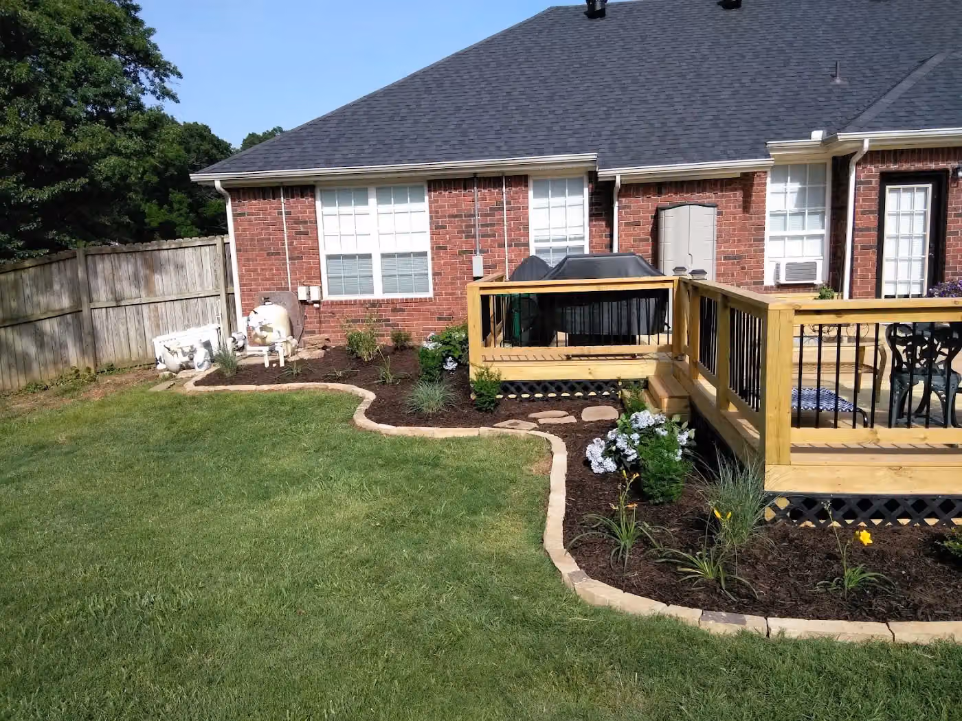 Rite-on Landscapes photo, Landscaping and lawn care in Northwest Arkansas